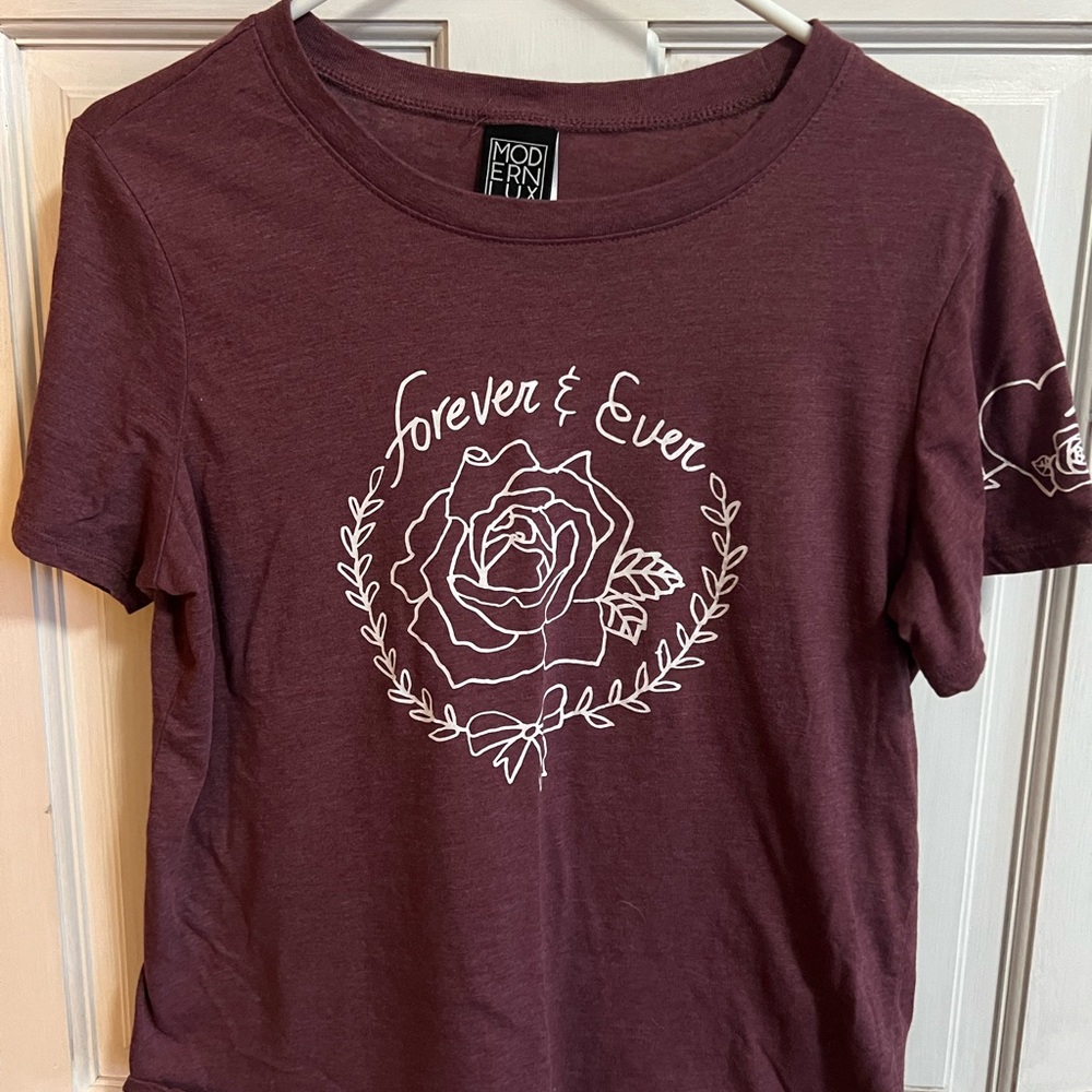 Modern Lux Women's Burgundy Rose Tee